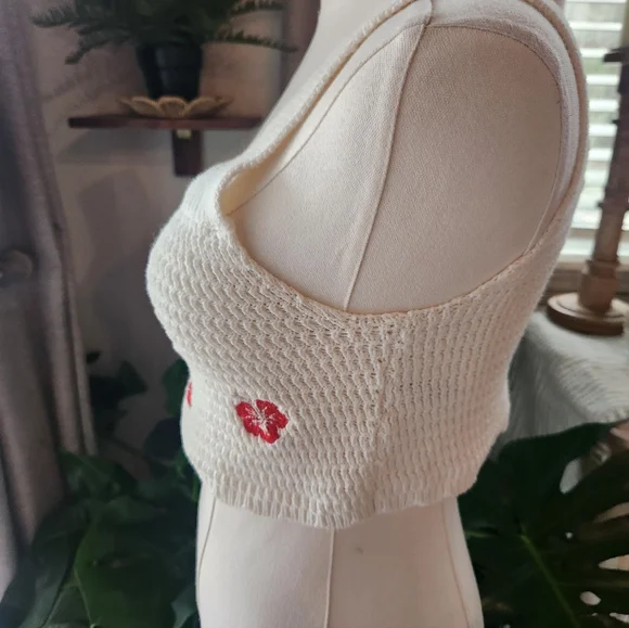 Wild Fable White Knit Crop Top with Red Floral Design - Picture 5 of 5
